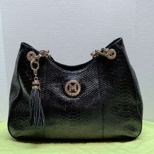 Metro City Elegant Black leather Textured Women's Bag